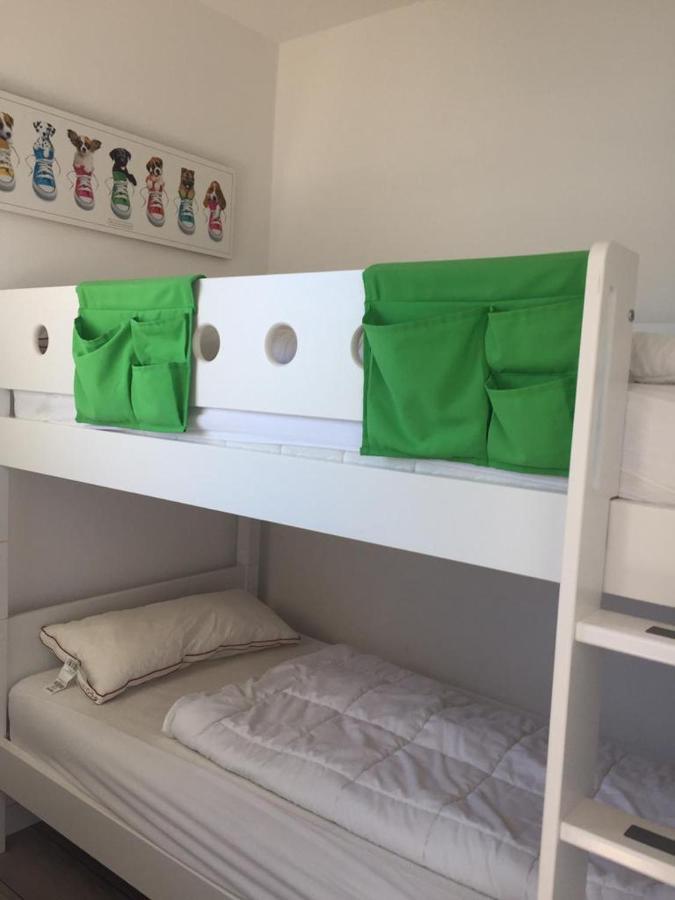 Ferienwohnung Sandkueste Mit Strandkorb & Indoor Spielplatz Heiligenhafen Esterno foto